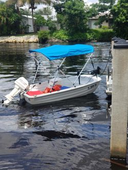 10ft West Marine Tri-Hull Boat w/ 6hp Johnson Outboard Engine/Motor
