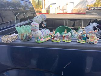 Easter Decorations Bundle Figurines and Baskets