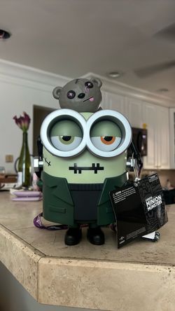 Minion popcorn bucket