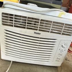 Window AC Unit 