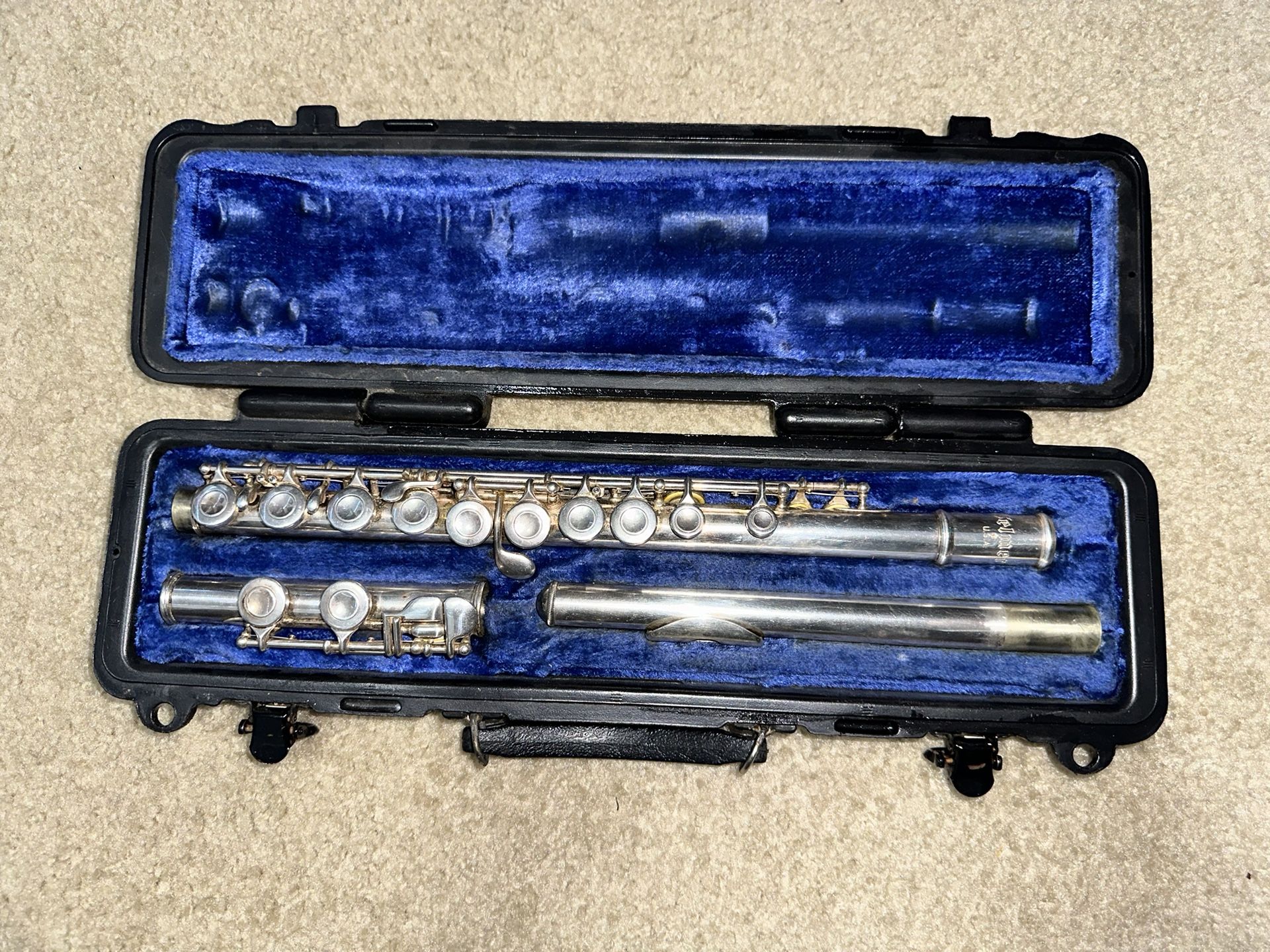 Selmer USA FL300S Flute With Hard Case, Made In The USA