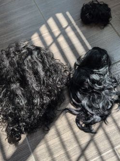Wigs and hair pieces x 8