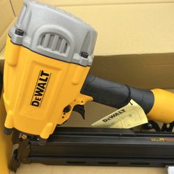 Dewalt 21 Degree Nailer  Air Gun 