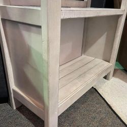 Carynhurst 75" Bookcase