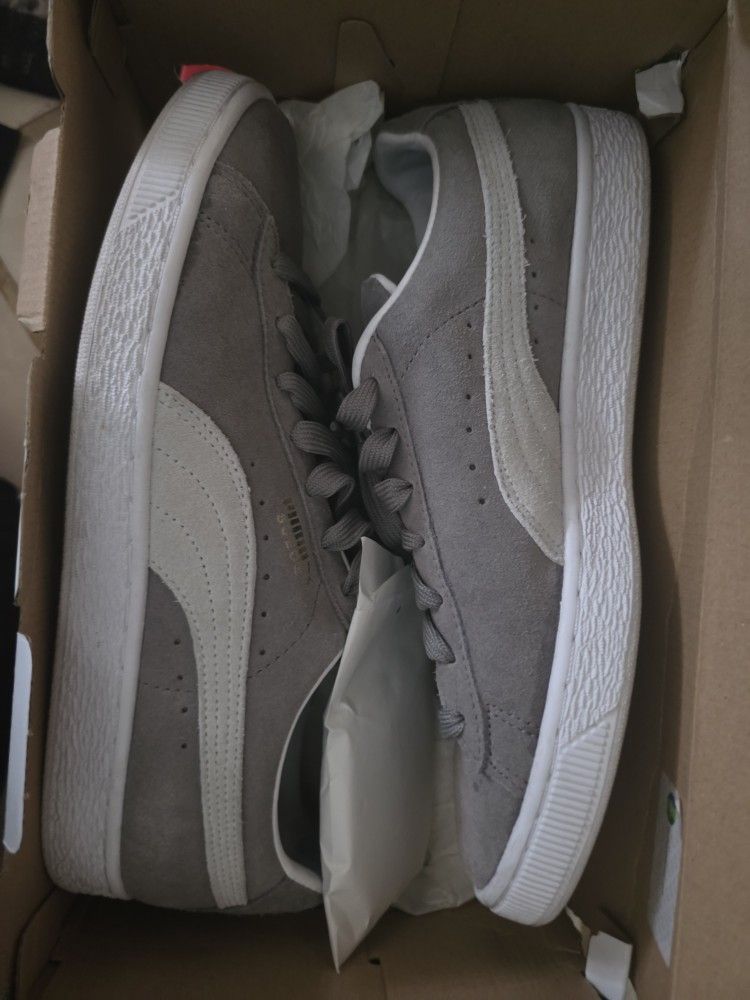 Suede Pumas