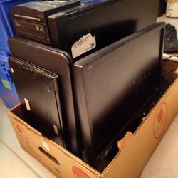 Computer Console, Two Laptops And LCD Monitor "As-is" For Parts