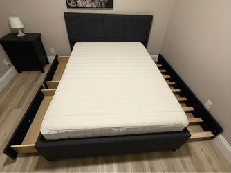 Full size platform bed