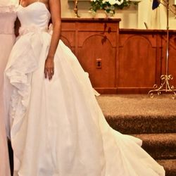 Maggie Sottero Ivory Colored Sweetheart Neckline Strapless Size 2/4 Wedding Dress