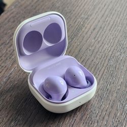 Samsung Buds 2. Air Pods Pro.