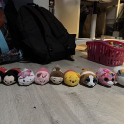 9 Tsum tsums (6 disney and 2 beanie boo 1 unknown)