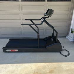 StarTrac 4500 Series Treadmill