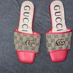 Gucci Slides GG Maxi canvas platform