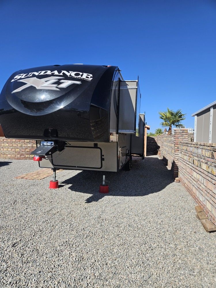 2017 Heartland Sundance XLT