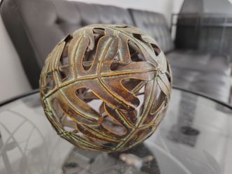 🍃 DECORATIVE METAL LEAF SPHERE – 8" – UNIQUE BOTANICAL DÉCOR