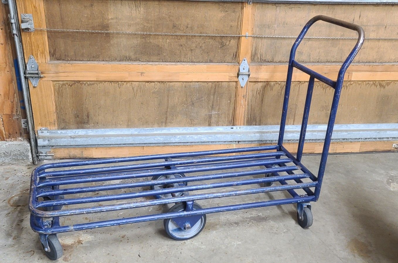 Nice 6 Wheel Stocking Cart