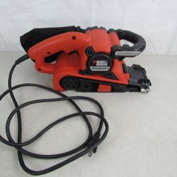 Black & Decker DS321 Dragster 7 Amp 3" X 21" Belt Sander 120V  AC


