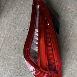 14-18 Right Tail Light Mercedes Benz Cla 250