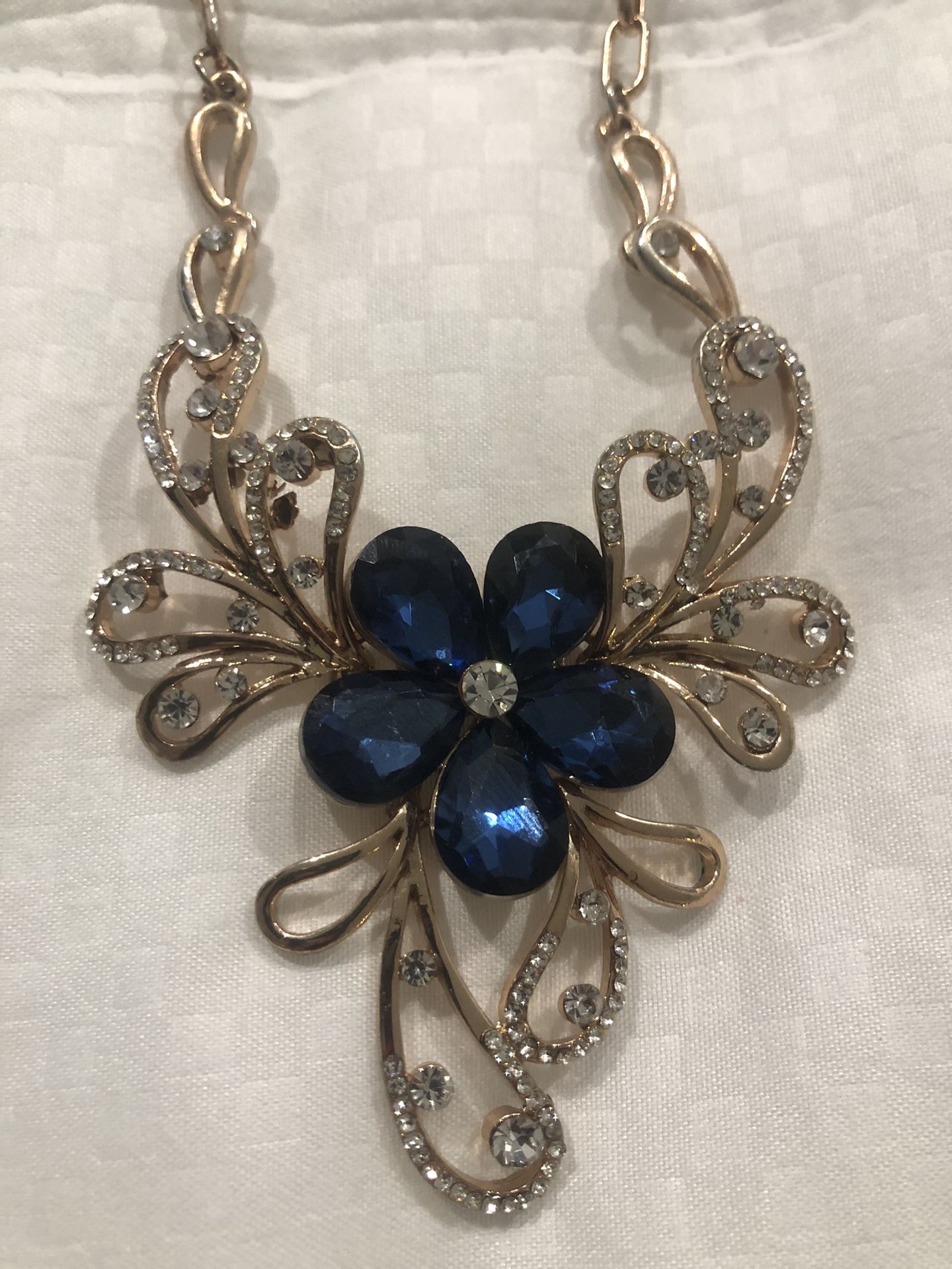 Beautiful Necklace Very Feminine And Gorgeous 