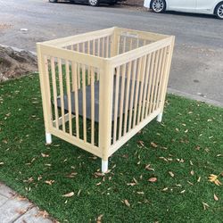 Small Baby Basinet - Curb Pickup