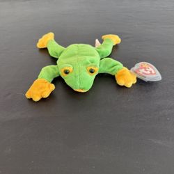 TY Beanie Baby Frog Named Smoochy 