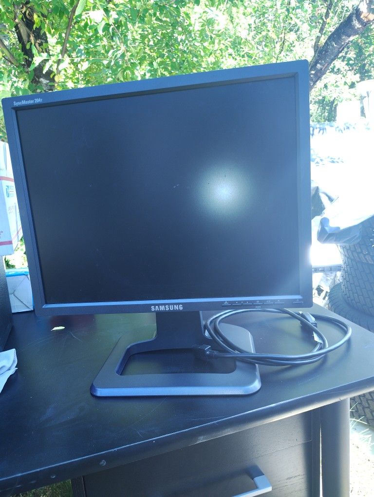 Samsung 20" Computer Monitor Works Great!
