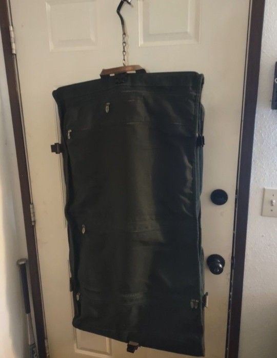 Dakota Garment Carry-on Luggage Very Nice