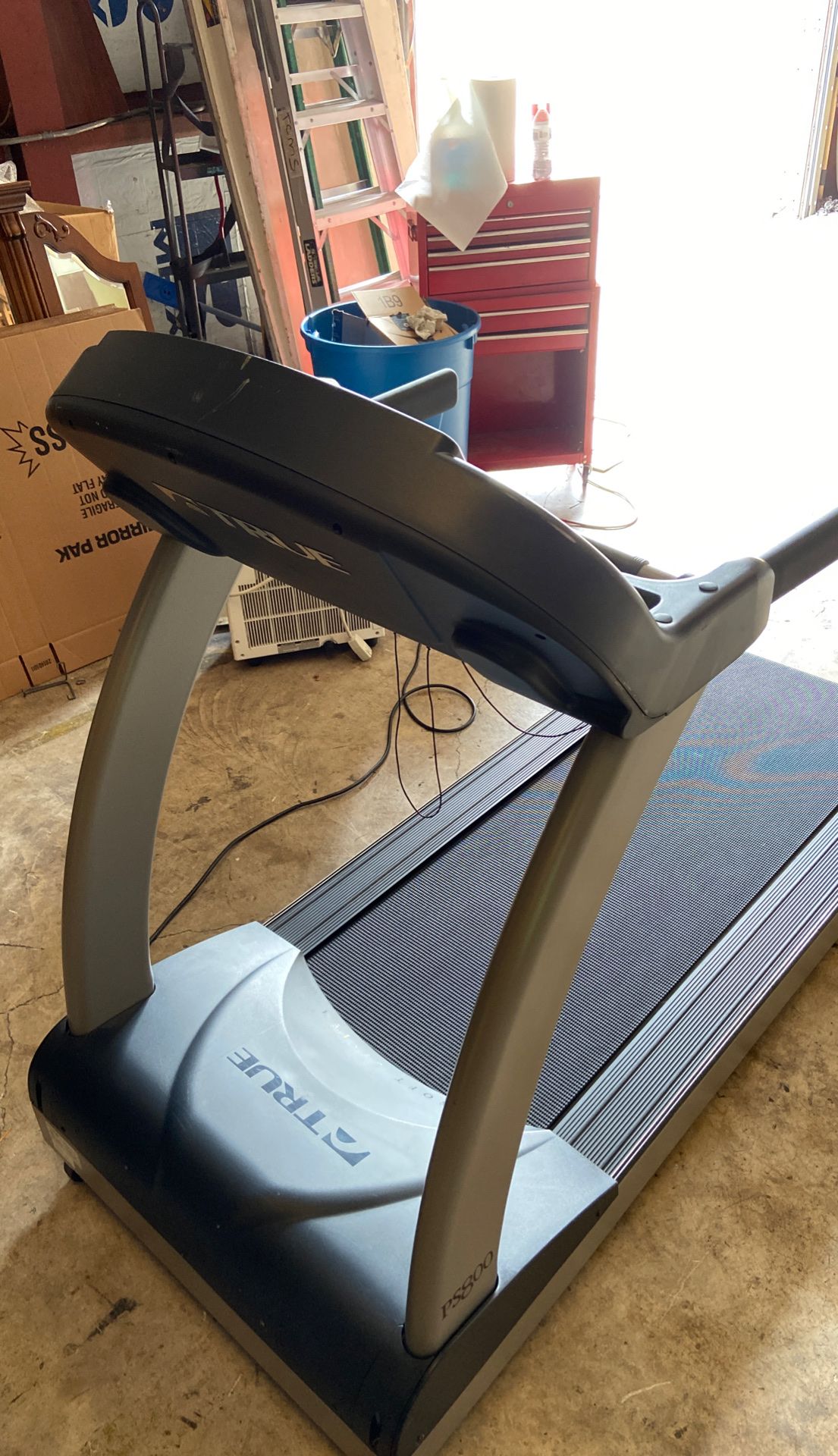 True PS800 Treadmill for Sale in Fort Pierce, FL OfferUp