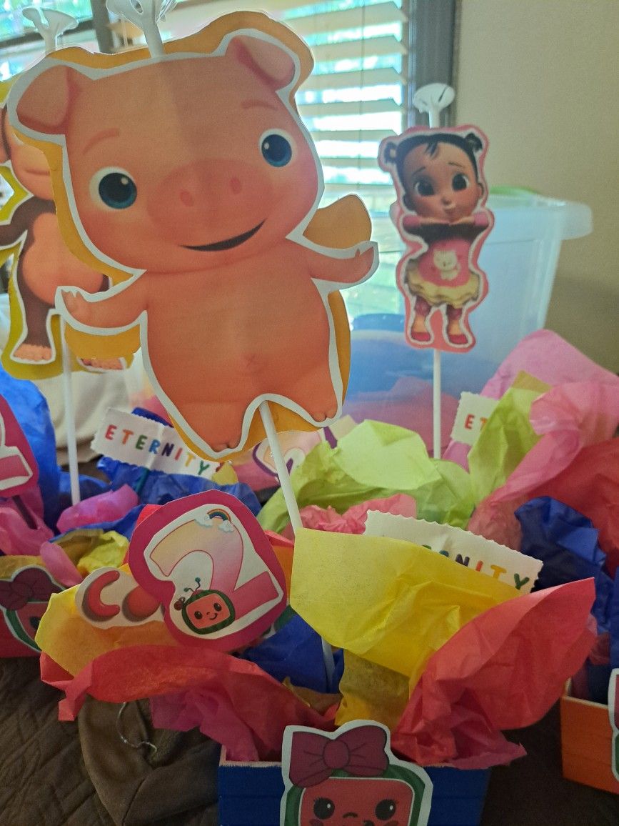 Cocomeon Center Pieces 6