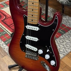 Fender Player Stratocaster 3s Cherry Burst Plus Top Maple Neck MiM Hard case Not Included 