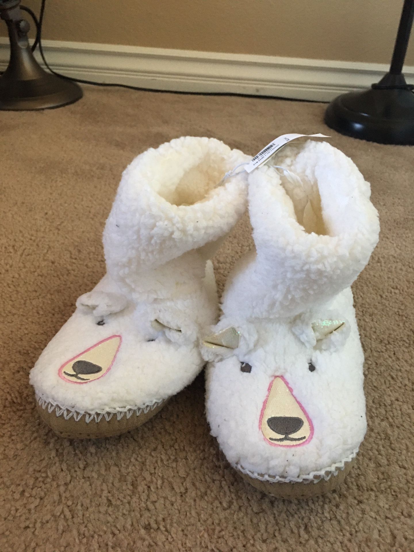 Girls brand new slipper boots shoes size 2-3y