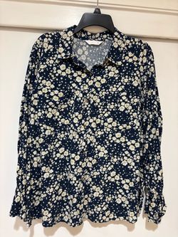 LC Lauren Conrad Navy and Cream Floral Button-Down Shirt. Size: XXL