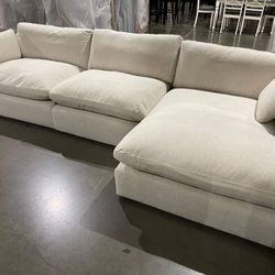 💥Elyza Sectional With Chaise    👻Black Friday Sale