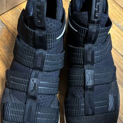 Nike LeBron Soldier  11 Black Sail Blue/white Sz12