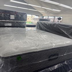 QUEEN SIZE SIMMONS BEAUTYREST HARMONY LUX MATTRESS & BOX SPRING BED SET