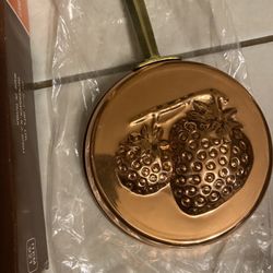 Copper Pan With Strawberry Mold