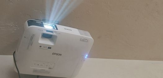 Epson Powerlite 2250U Projector 