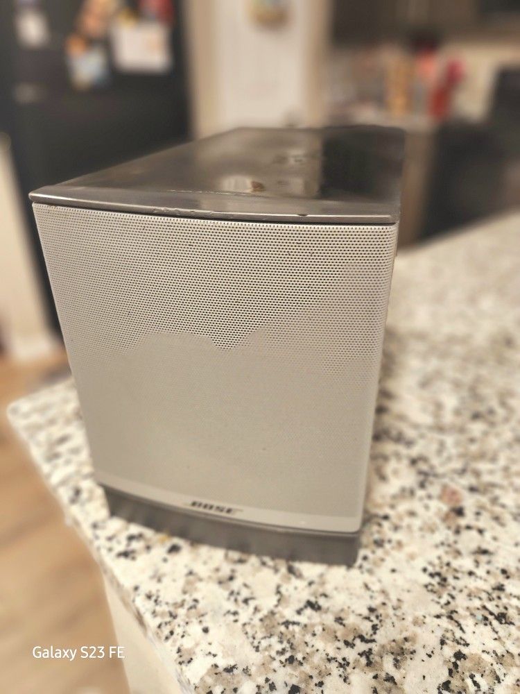 Bose Companion 3 Series II Multimedia Computer Speaker System Graphite/Silver.Bose Companion 3 Series II Multimedia Computer Speaker System Graphite/S