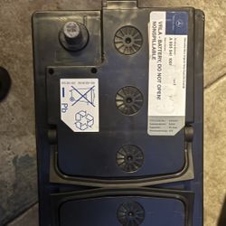 Car Battery/ Batería De Carro