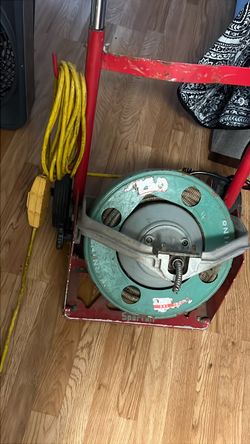 Drain cleaner/auger
