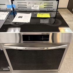 Frigidaire Electric Stove LAST CHANCE 