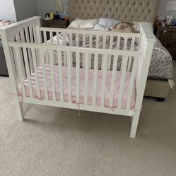Pottery Barn Kendall Crib With Mattress and Changing Table Top