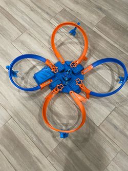 Hot Wheels Criss Cross