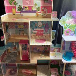 Barbie Doll House 