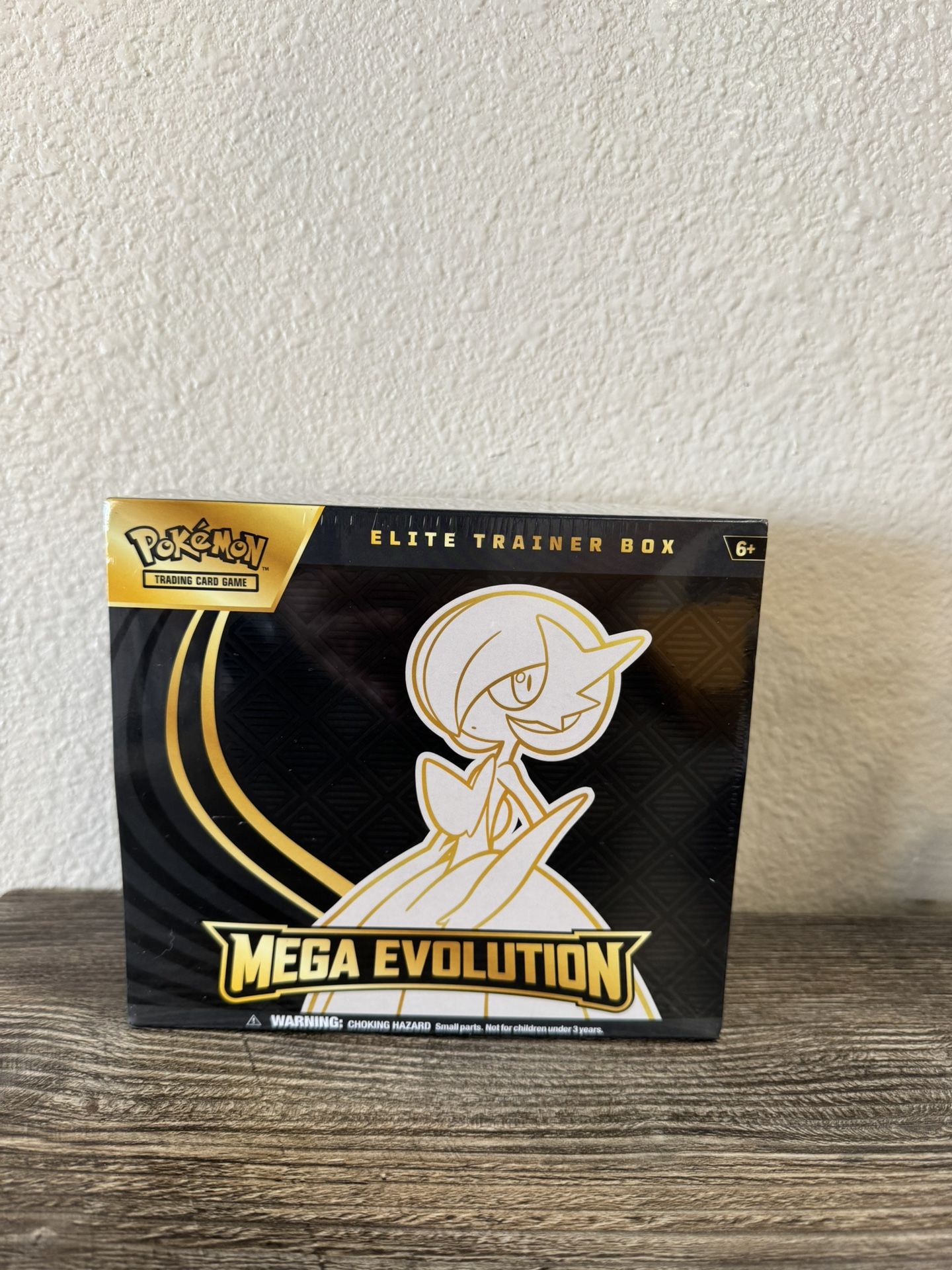 Pokemon Mega Evolution Gardevoir ETB