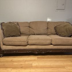 FREE Comfy Couch