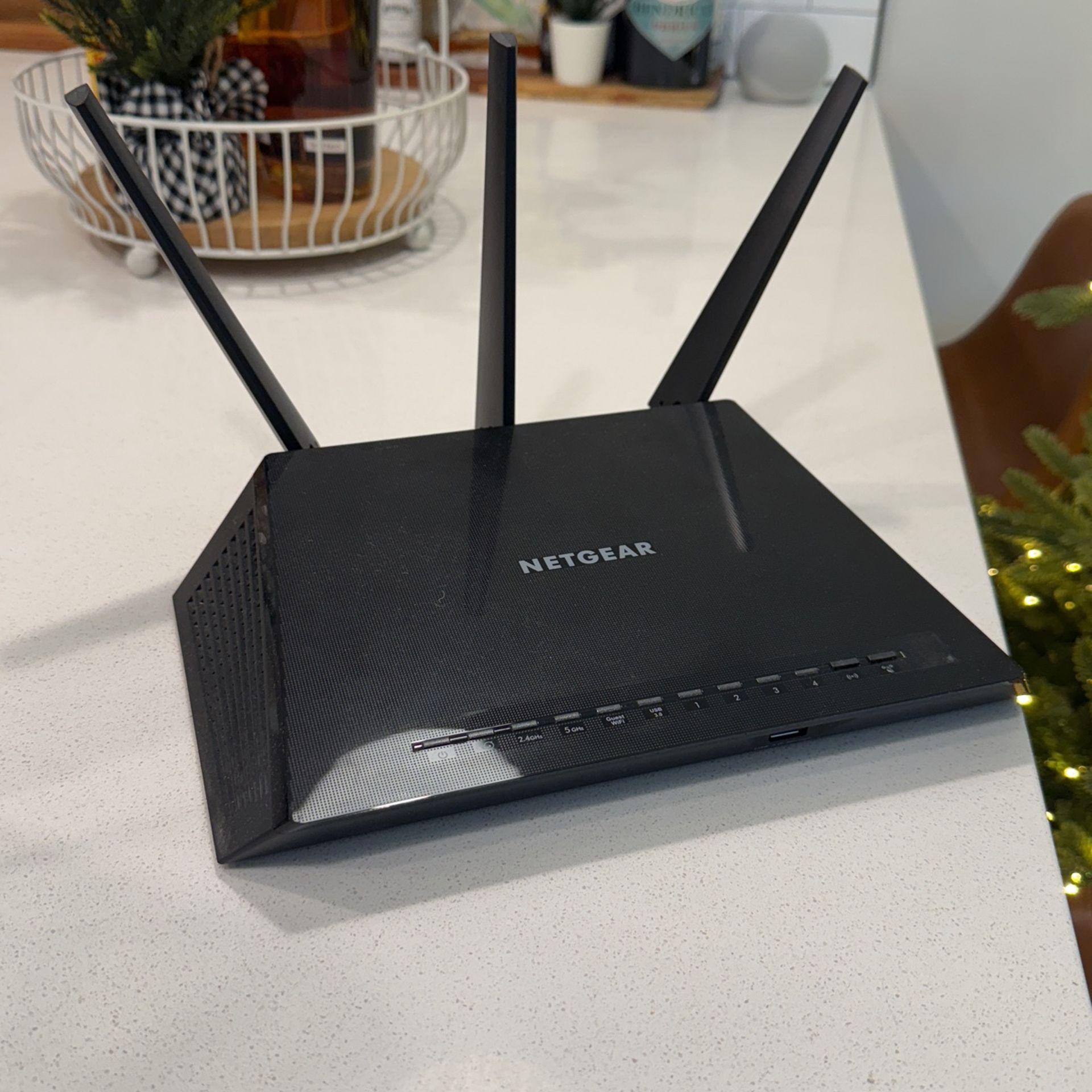 Nighthawk AC2400/R7350 Smart WiFi Router