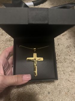 American Exchange Men's 18k Gold Over Stainless Steel Cross Pendant Necklace