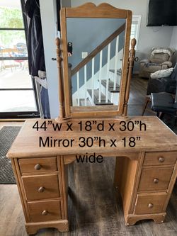 Bedroom dressing table