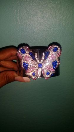 Pretty butterfly crystal cuff bracelet. ..One of a kind!!..great condition!