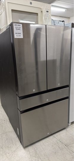 Samsung Bespoke AI Standard-Depth Beverage Center 29-cu ft 36-in Wide French Door Refrigerator with Dual Ice Maker and Door within Door ( Fingerprint 